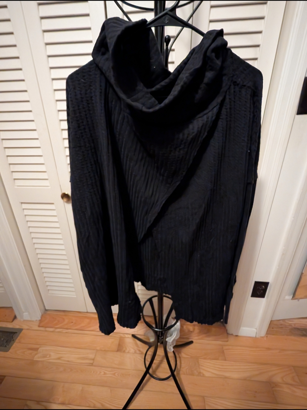 Free People Black Lightweight Waffle Cowl Tunic Size Large - Picture 3 of 3